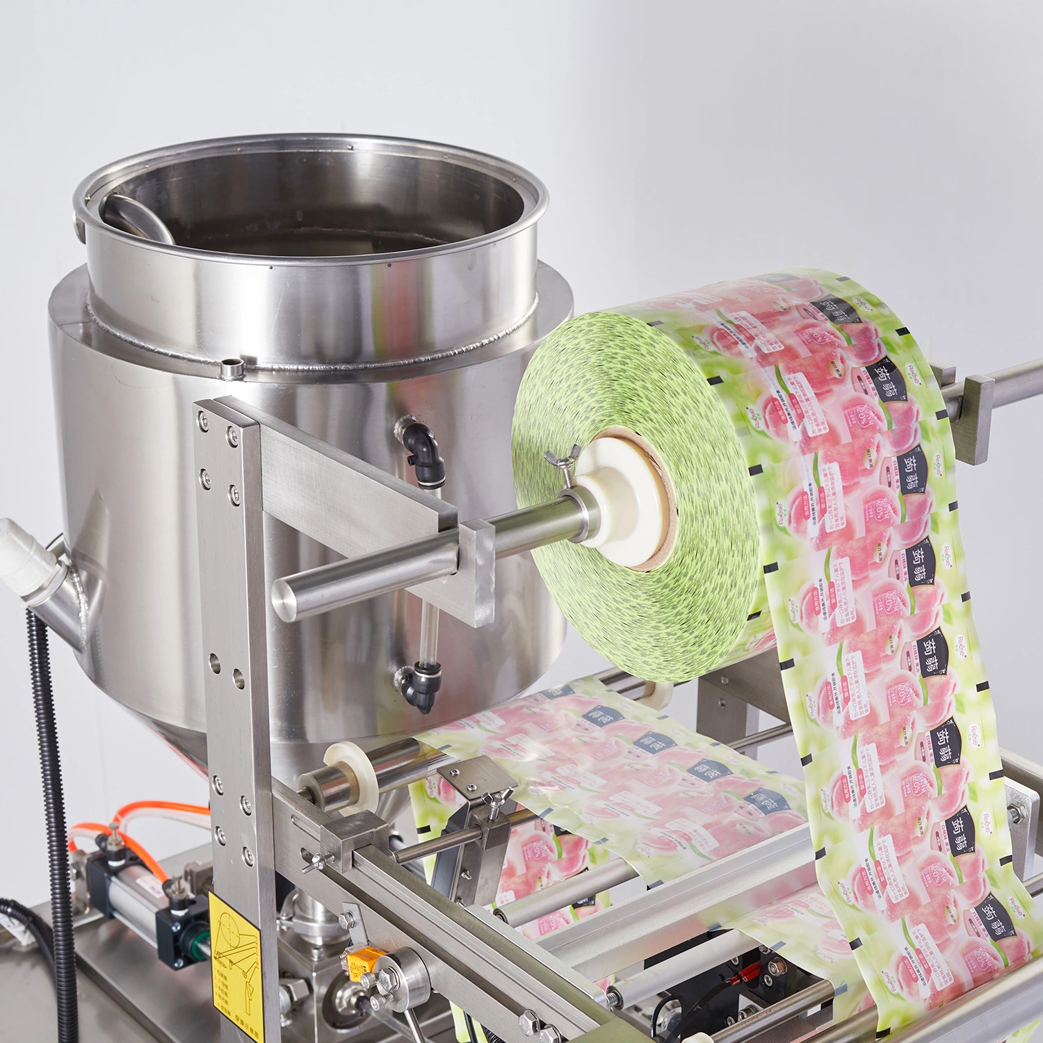 K-301EAM Reciprocating packing machine (For Liquid)