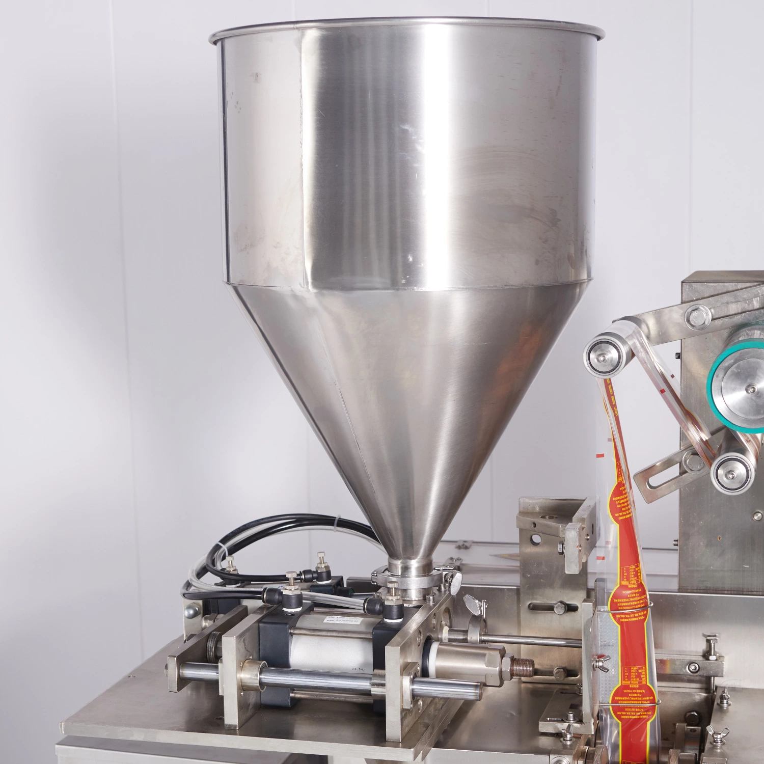 K-181BAO Continuous packing machine(For spicy oil, sauce)